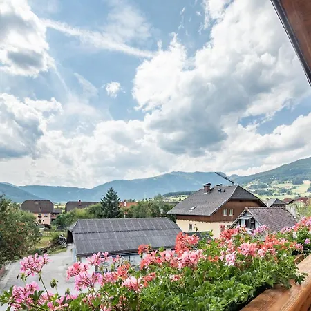 民宿 Gemuetliche Zimmer In Mariapfarr Mit Balkon 玛利亚普法尔