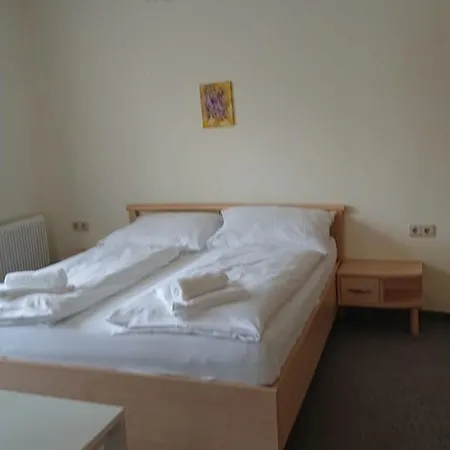 民宿 Gemuetliche Zimmer In Mariapfarr Mit Balkon 玛利亚普法尔